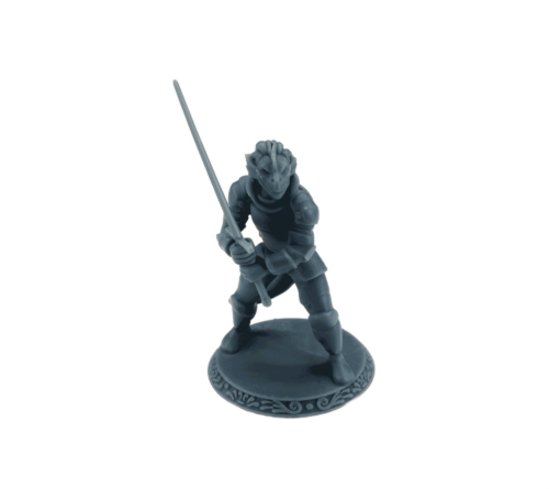 Mini-F03-Dragonborn-Fighter-Greatsword-Front